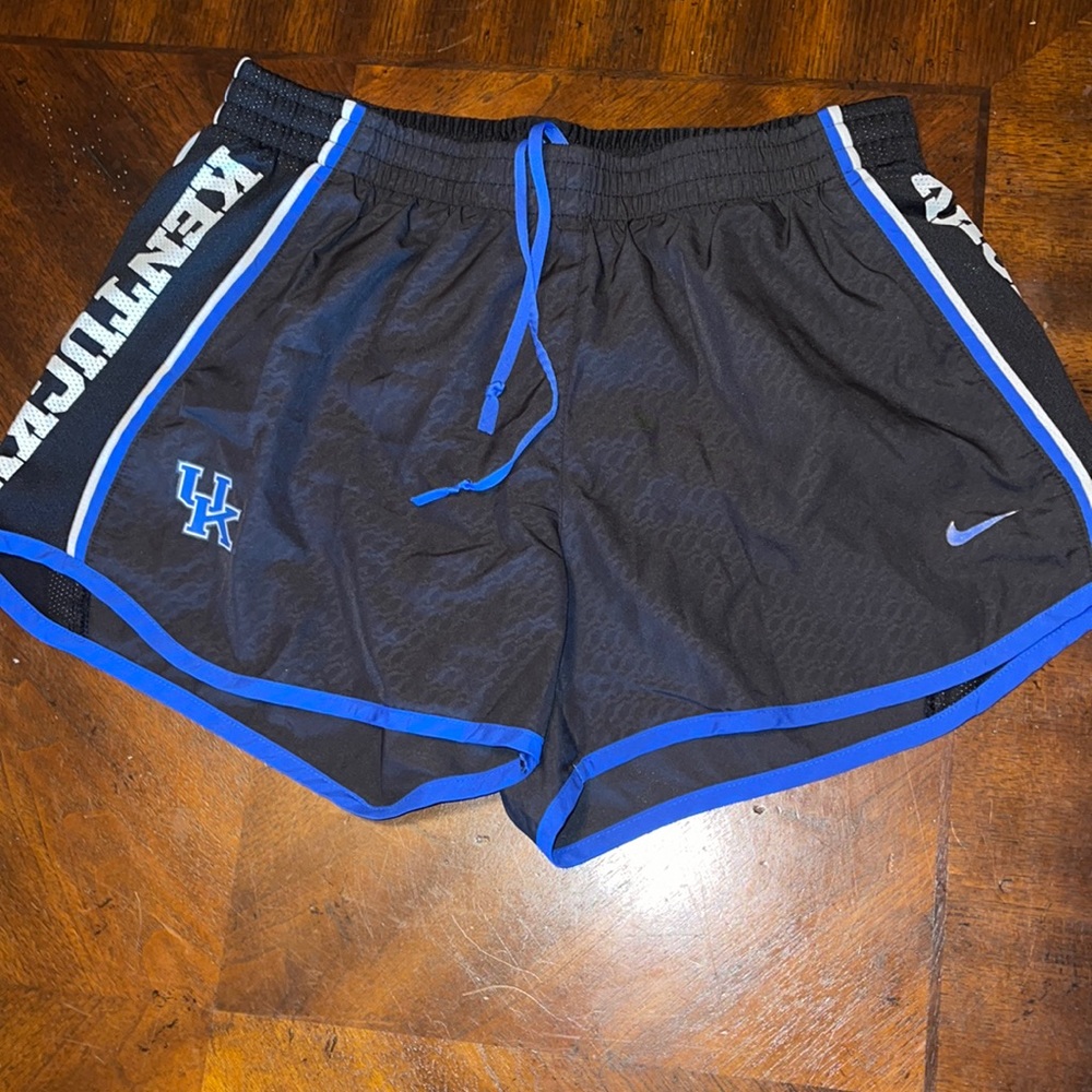 Woman’s medium nike dri-fit running Shorts. UK style.